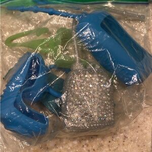 5 hand sanitizer holders